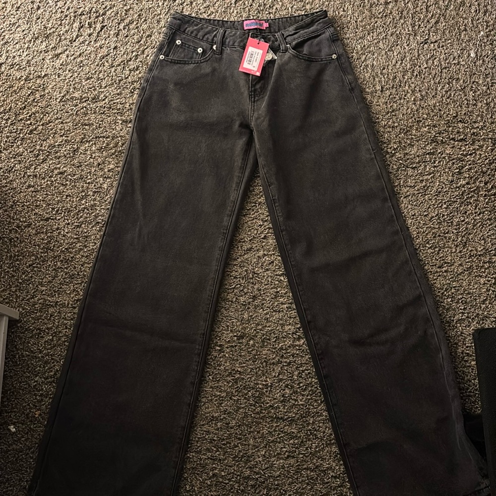 Raelynn Washed Low Rise Jeans from edikted